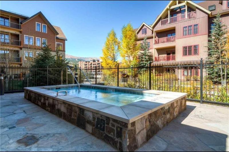 Luxury 2 Bedroom Breckenridge Vacation Rental With Stunning Mountain Views Just Steps From Historic Main Street Exterior foto