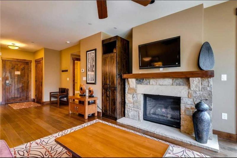 Luxury 2 Bedroom Breckenridge Vacation Rental With Stunning Mountain Views Just Steps From Historic Main Street Exterior foto